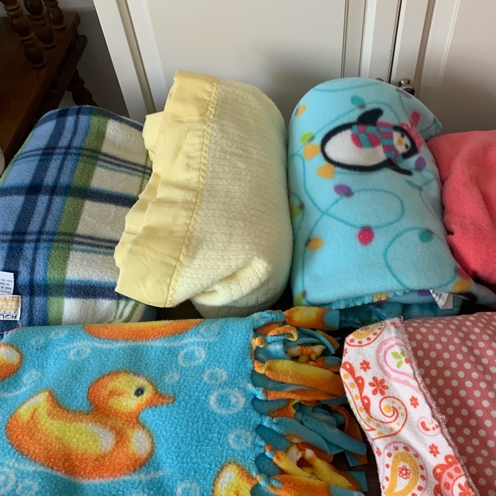 Lot of 6 baby blankets very clean